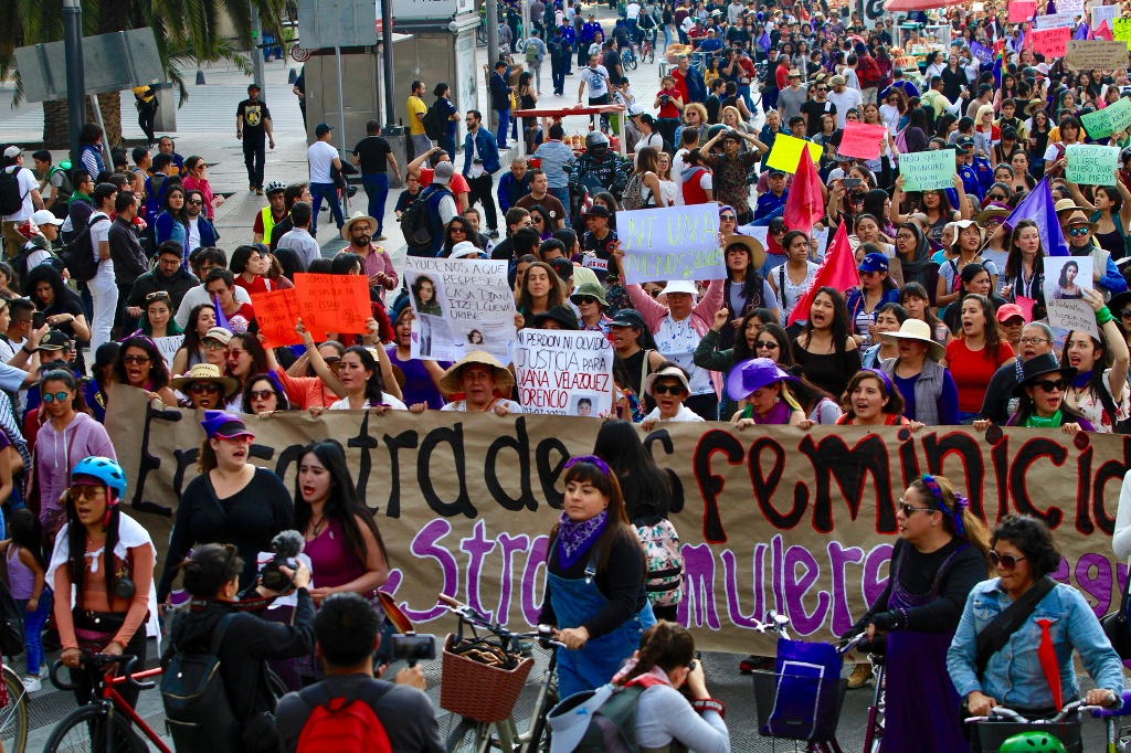 Miles De Mujeres Marchan Contra Secuestros Y Feminicidios En Cdmx Xeu