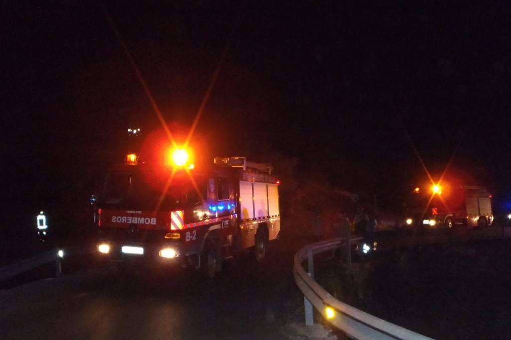 Se incendia tráiler que transportaba refrigeradores en Cuitláhuac