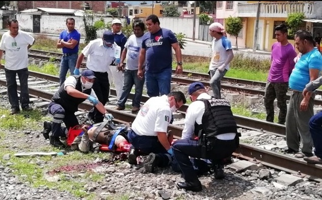 Migrante resbala cae del tren y se queda sin pierna en Río Blanco