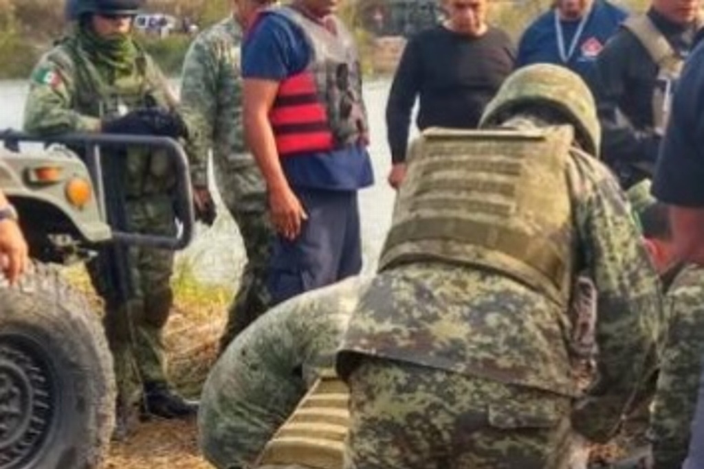 Mueren cuatro militares tras caída de vehículo en canal de Reynosa