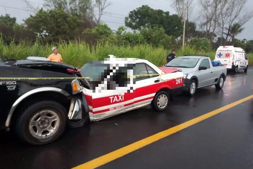 Taxista Muere En Choque Frontal Contra Camioneta En Alvarado Xeu