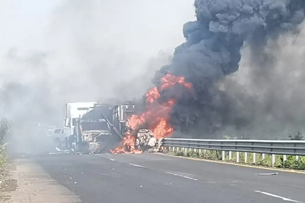 Se Incendia Pipa Tras Carambola En Autopista De Veracruz Xeu Noticias