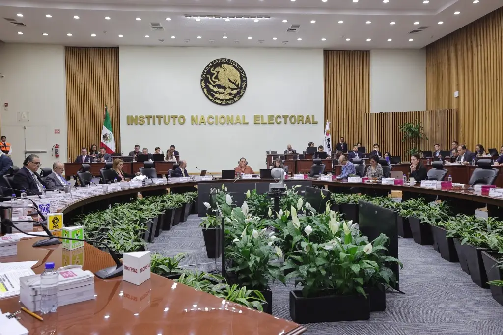 Tras confusión INE rechaza paridad de género para elecciones por