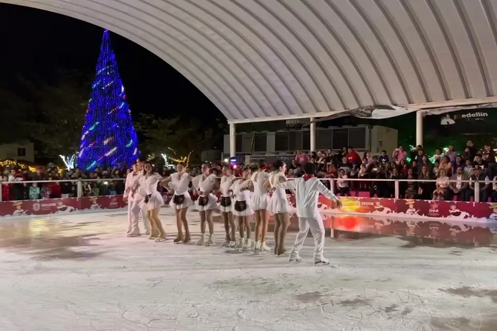 Inauguran la Villa Navideña y pista de hielo en Medellín Video xeu