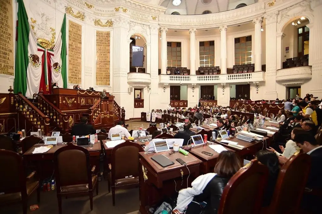 Chocan Morena y PAN por convocatoria a Comisión Permanente para