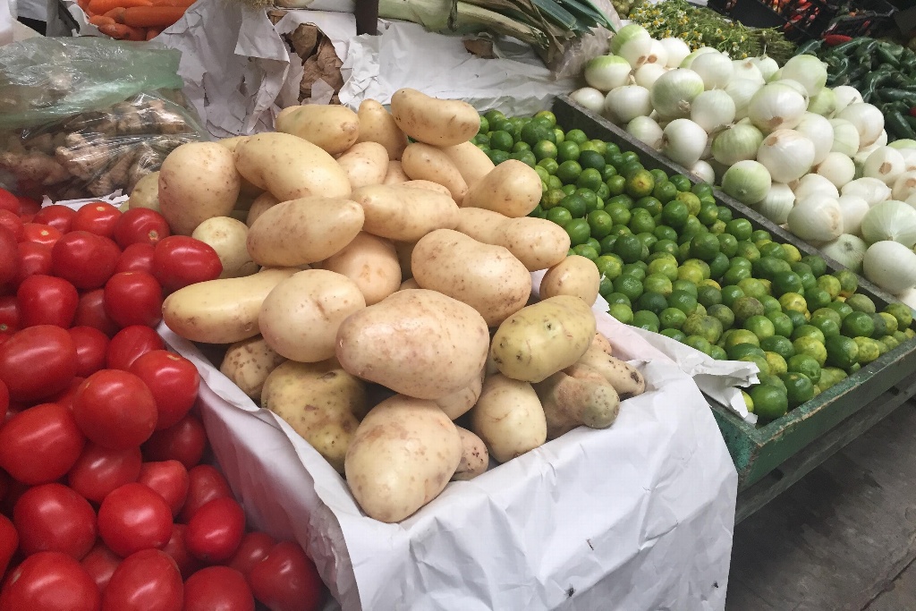 Imagen Todo está carísimo, señalan amas de casa; refieren alza en frutas, verduras y huevo