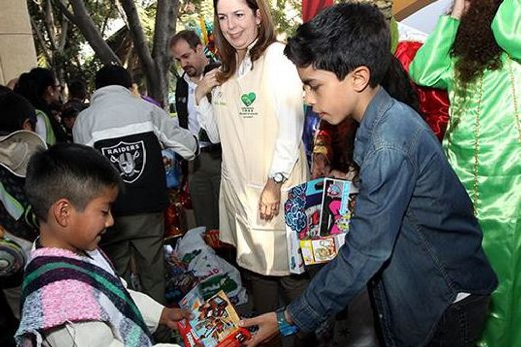Imagen Voluntariado del IMSS celebra el Día de Reyes Magos