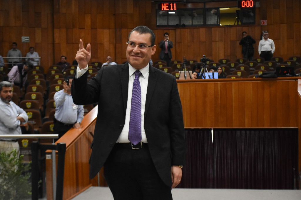 Imagen Entre críticas, Arturo Mariscal es nombrado comisionado del IVAI