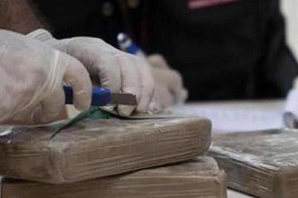 Imagen Aseguran 11 paquetes de cocaína en estribo de un auto en Nuevo León 