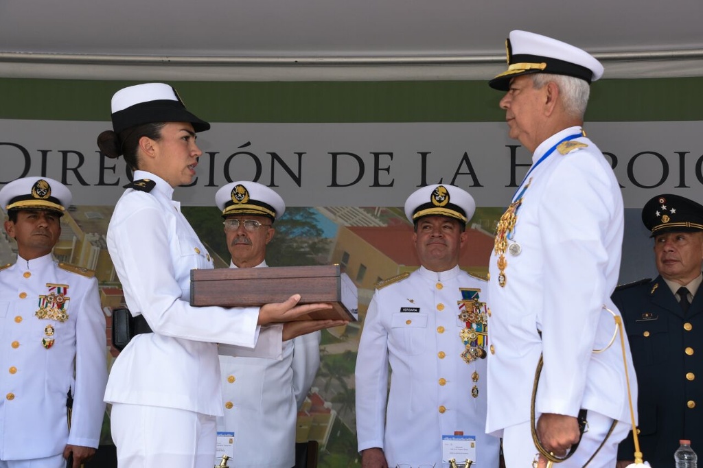 Imagen Realizan entrega - recepción de la dirección de la Heroica Escuela Naval Militar