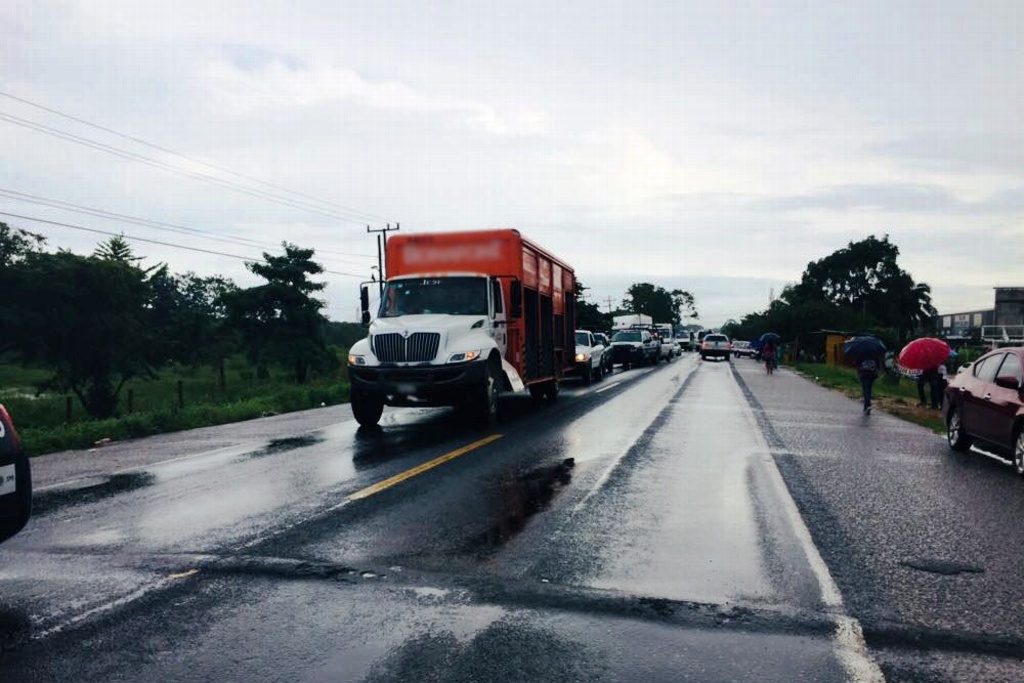 Imagen Cierre vial en carretera Puebla-Córdoba con dirección a Veracruz, reporta la PF