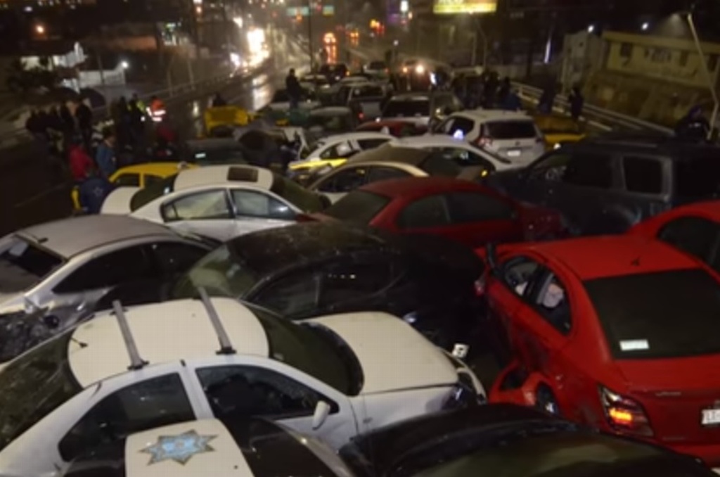 Imagen Impresionante carambola de 43 vehículos en Saltillo (+Video y Foto)
