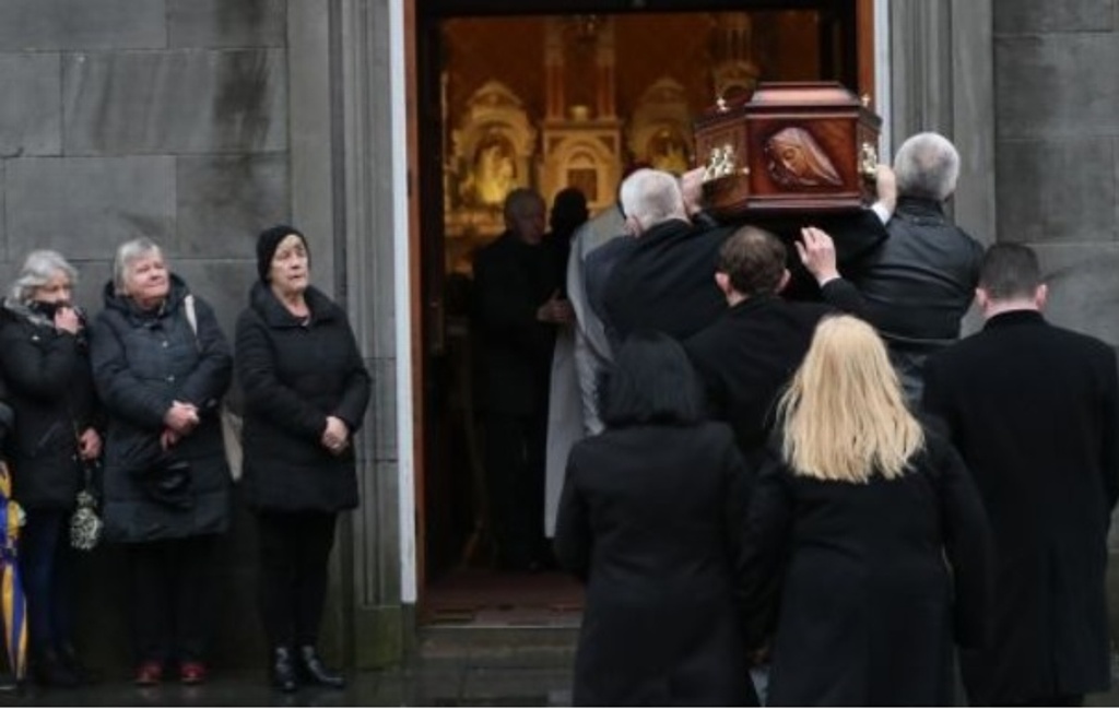 Imagen Despiden a Dolores O'Riordan en su funeral, en Limerick