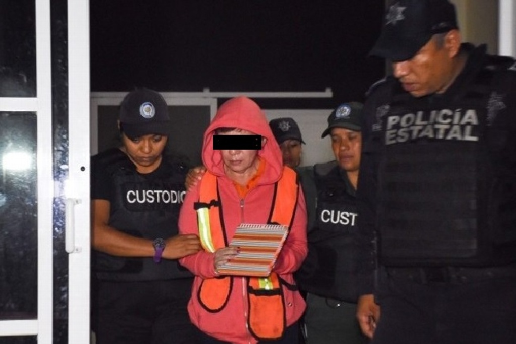 Imagen Niega jueza revisión de medidas cautelares a Gina Domínguez 