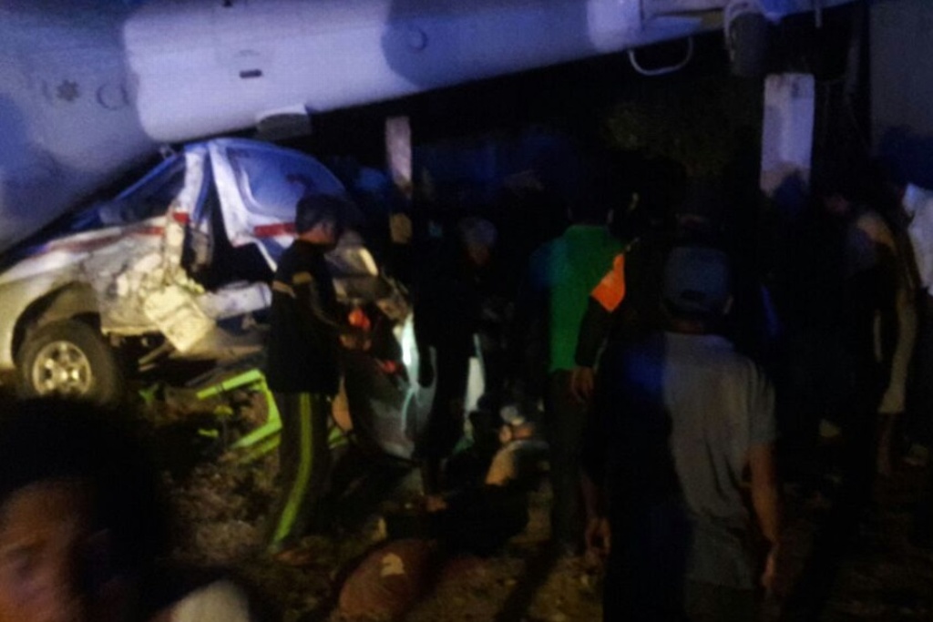 Imagen Dos muertos tras desplome de helicóptero en que viajaba secretario de Gobernación en Pinotepa Nacional