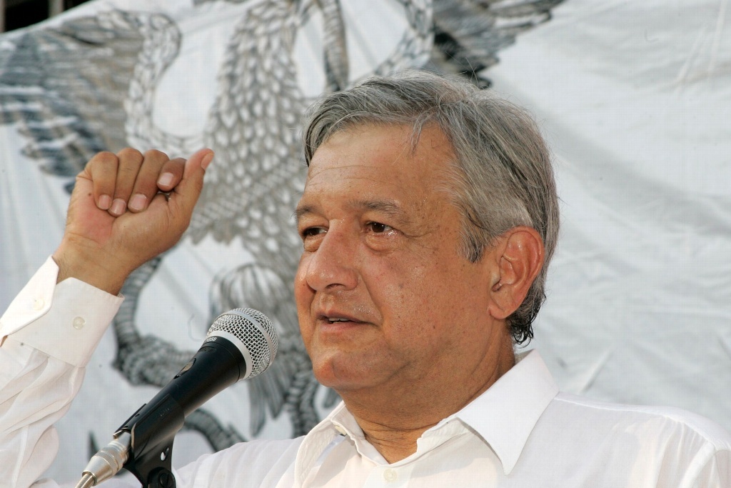 Imagen López Obrador convoca a crear una “Constitución Moral” 