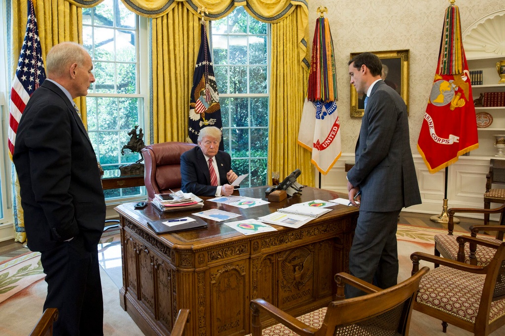 Imagen Trump pide al fiscal general Jeff Sessions investigar a Barack Obama