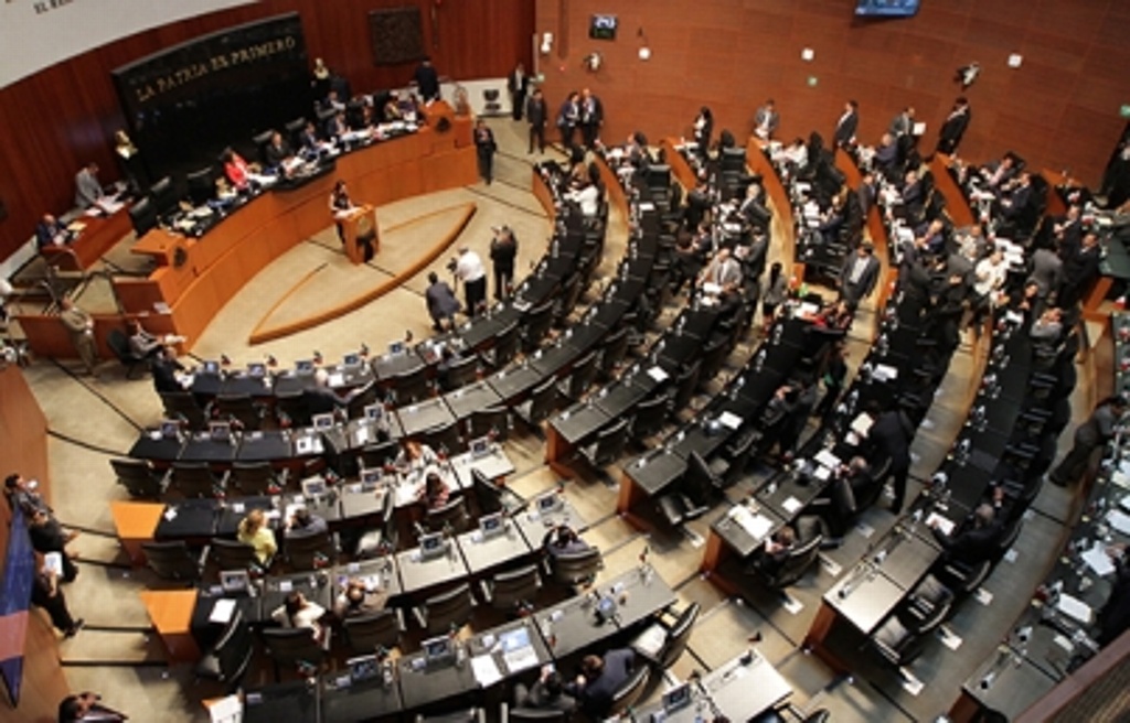 Imagen Pide Senado a INE revocar acuerdo que prohíbe debates en intercampañas 