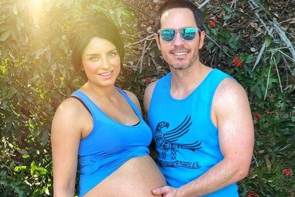 Imagen Aislinn Derbez y Mauricio Ochmann presentan a su hija (+foto)