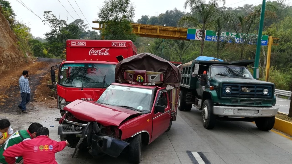 Imagen Dejan daños cuantiosos por al menos cinco accidentes en Xalapa          
