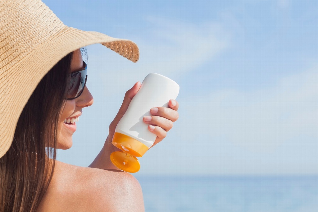 Imagen Dermatólogos fomentan protección de la piel para evitar daños por el Sol