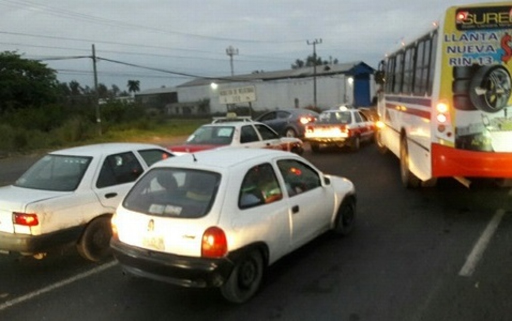Imagen Caos vial en carretera Veracruz-Xalapa pese a operativo, reporta Tránsito