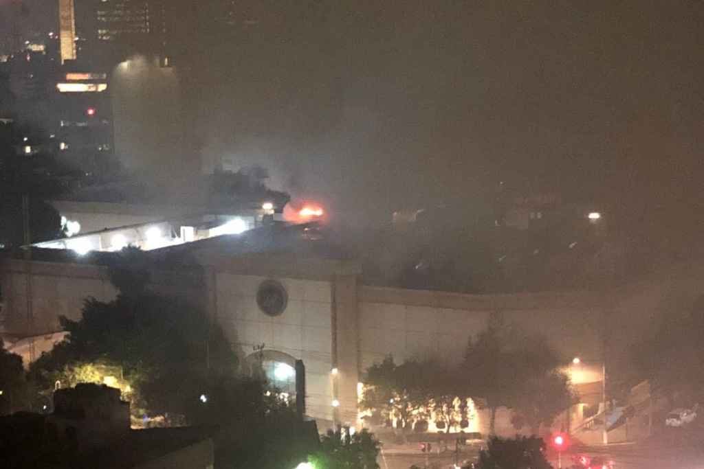 Imagen Se incendia Palacio de Hierro en la Ciudad de México