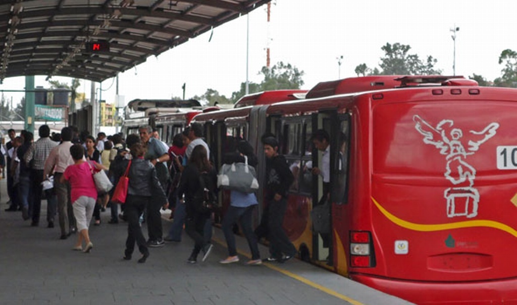 Imagen Hombre muere tras ser atropellado por un Metrobús en la CDMX