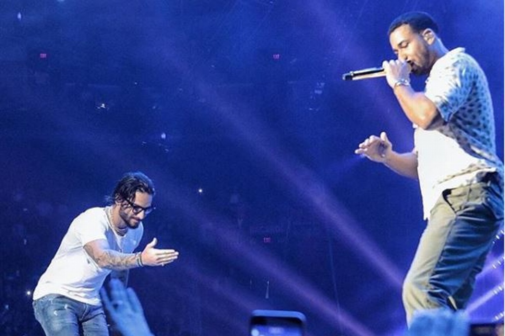 Imagen Romeo Santos y Maluma agarran a besos a sus fans (+video)