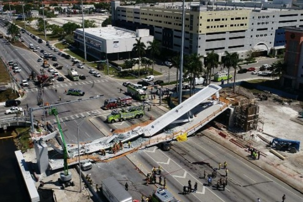 Imagen Suman 9 muertos por colapso de puente peatonal en Miami