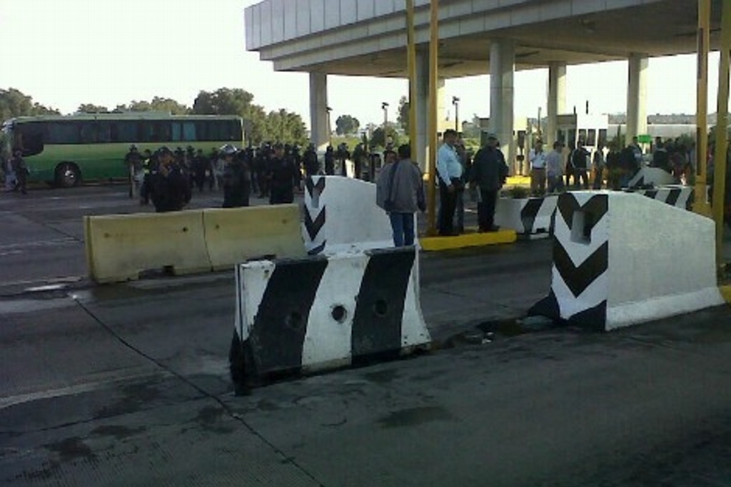 Imagen Reportan protesta de habitantes en caseta de peaje de Puente Tampico