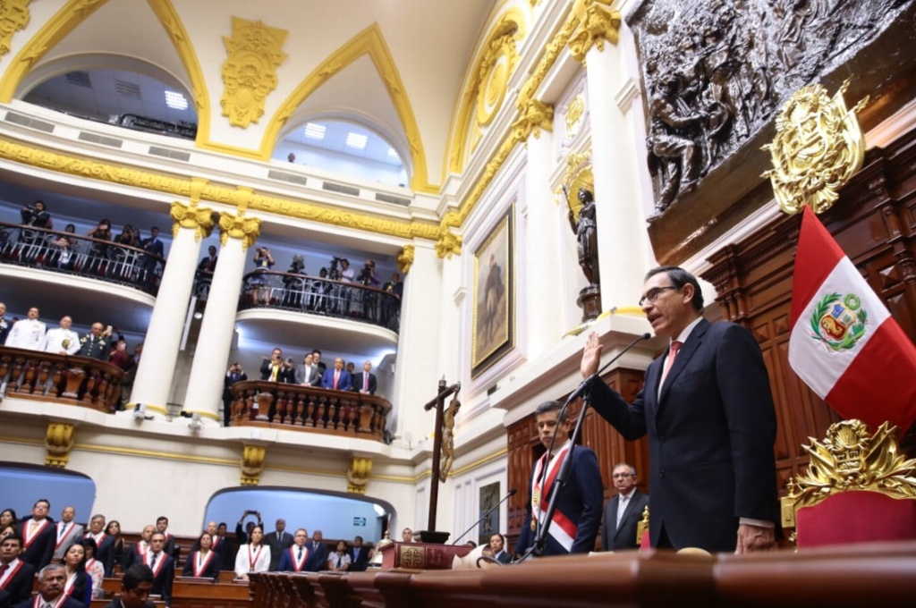 Imagen Martín Vizcarra jura como nuevo presidente de Perú