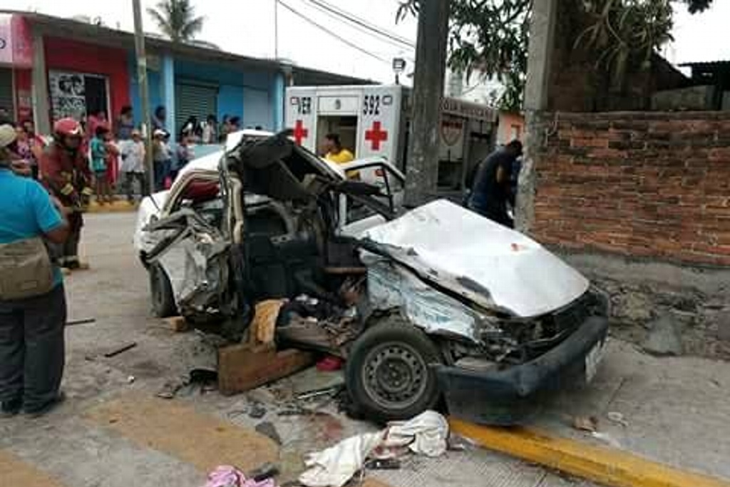 Imagen Piden ayuda para lesionados por accidente en la colonia Vergel de Veracruz