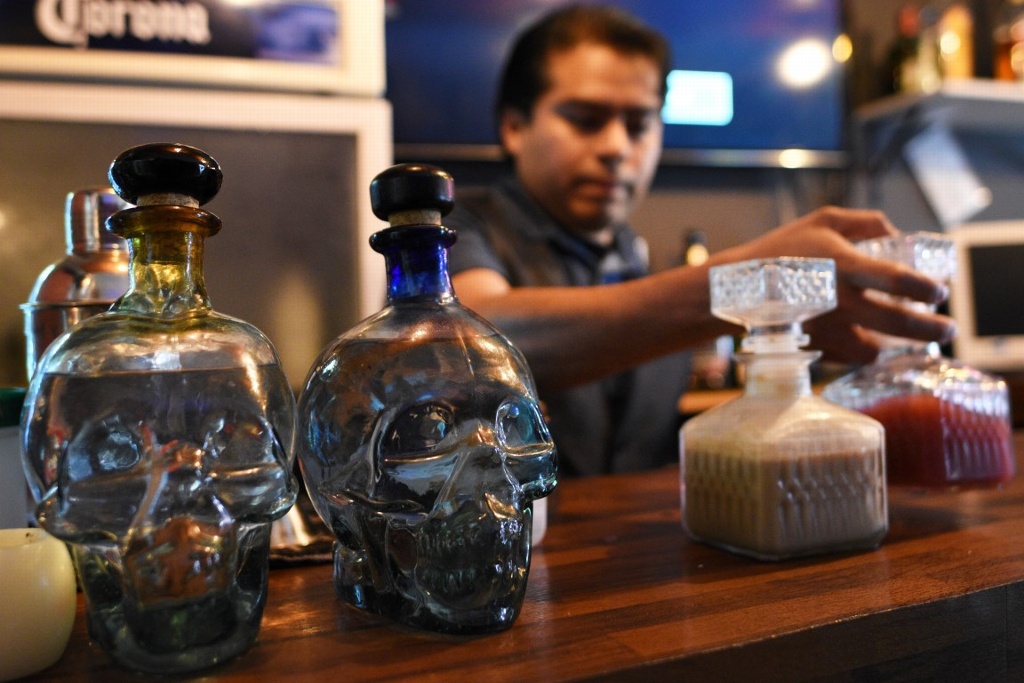 Imagen Mixología, el arte de preparar bebidas espirituosas