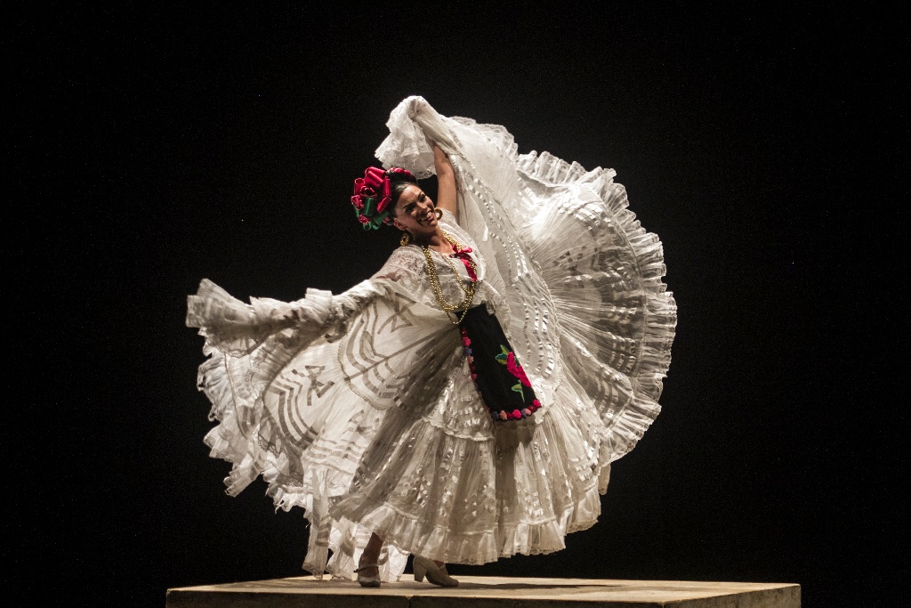 Imagen Presenta Ballet de Amalia Hernández sones jarochos y huapangos en la CDMX (+fotos)