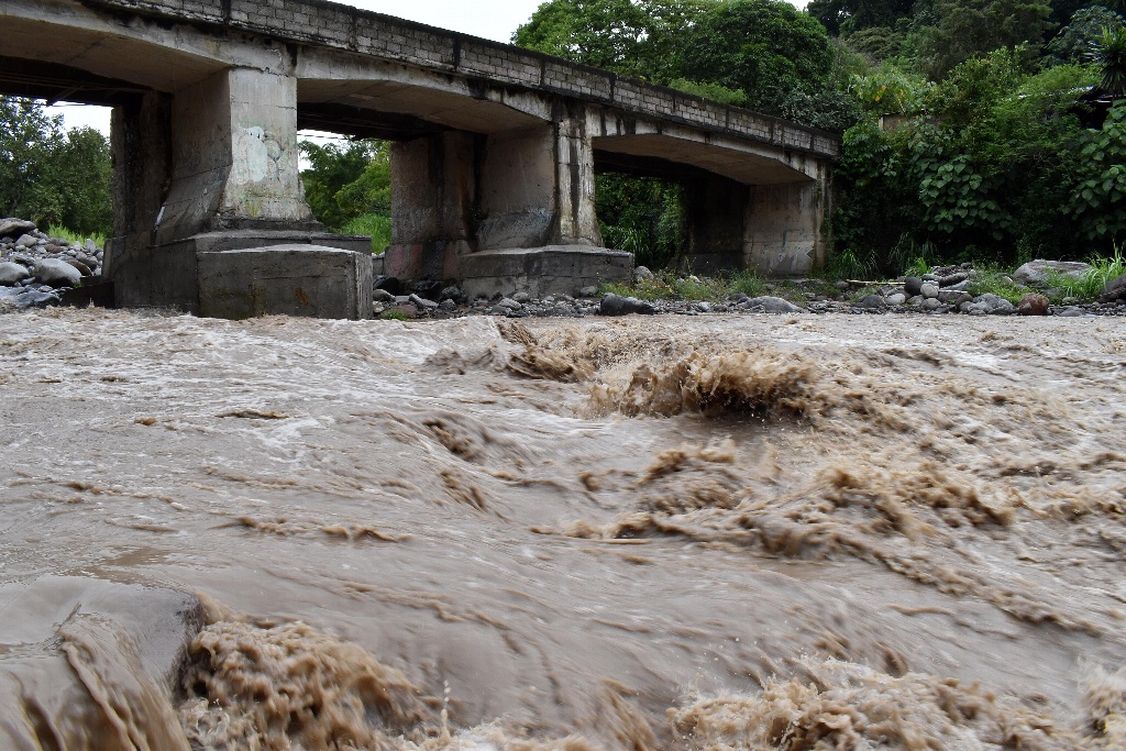 Imagen Lluvias dejan daños en tres municipios de Veracruz: PC