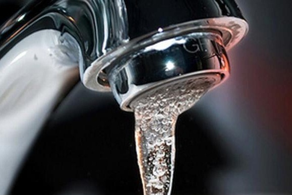 Imagen Advierten de riesgos a la salud al consumir agua de la llave