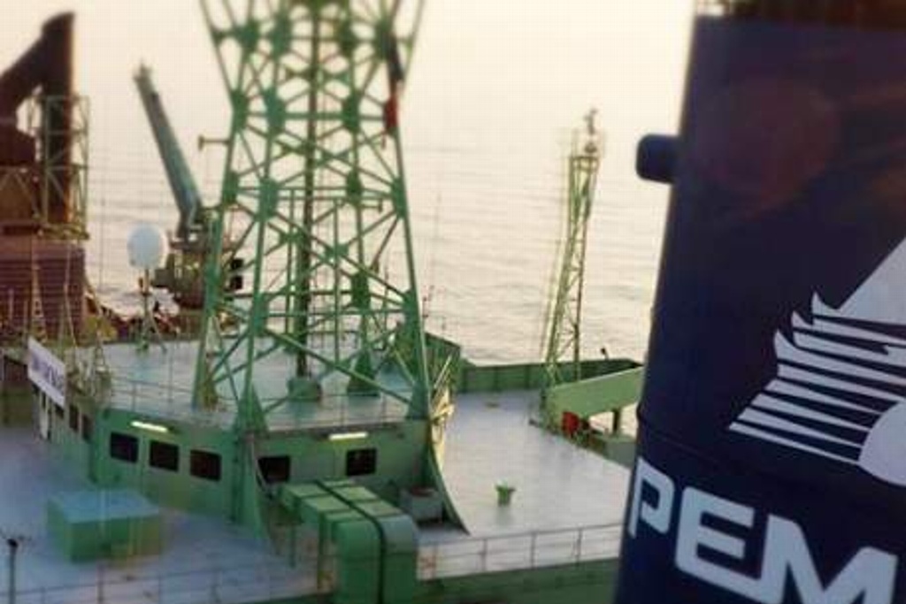 Imagen Roban piratas en plataformas de Pemex