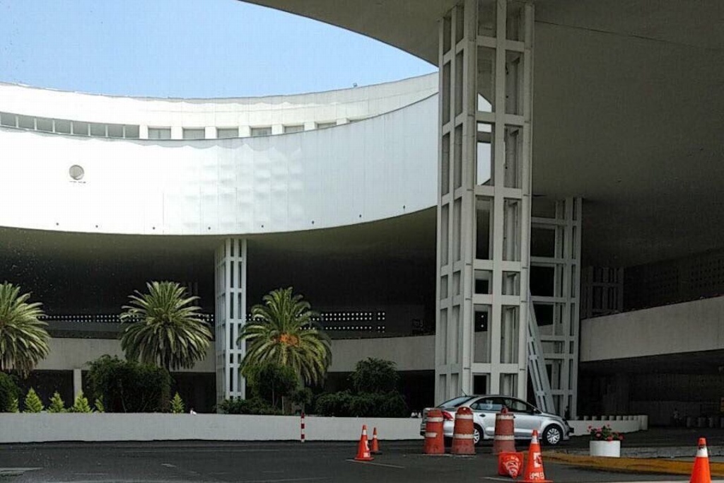 Imagen Activan protocolo de seguridad tras falsa alarma de bomba en AICM 