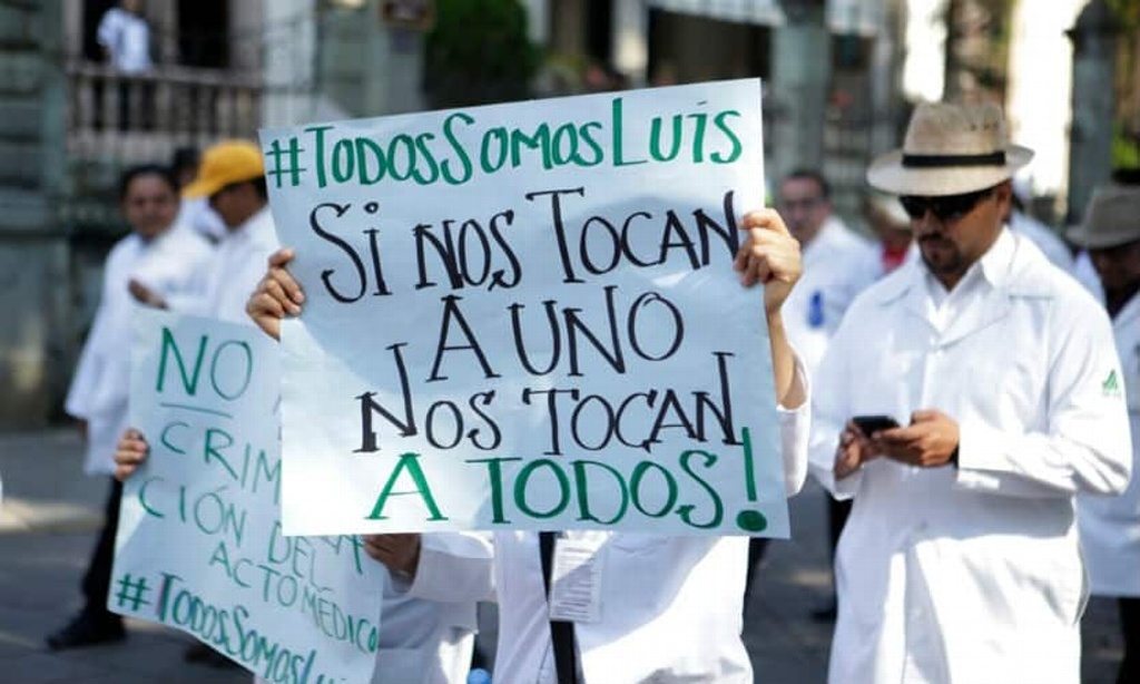 Imagen Médicos convocan a paro nacional por detención de doctor acusado de negliencia