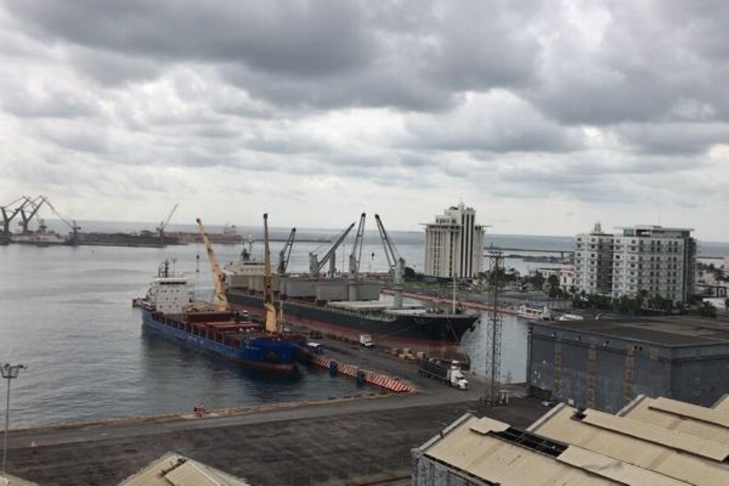 Imagen Cerrado el Puerto de Veracruz a la navegación turística por vientos del norte
