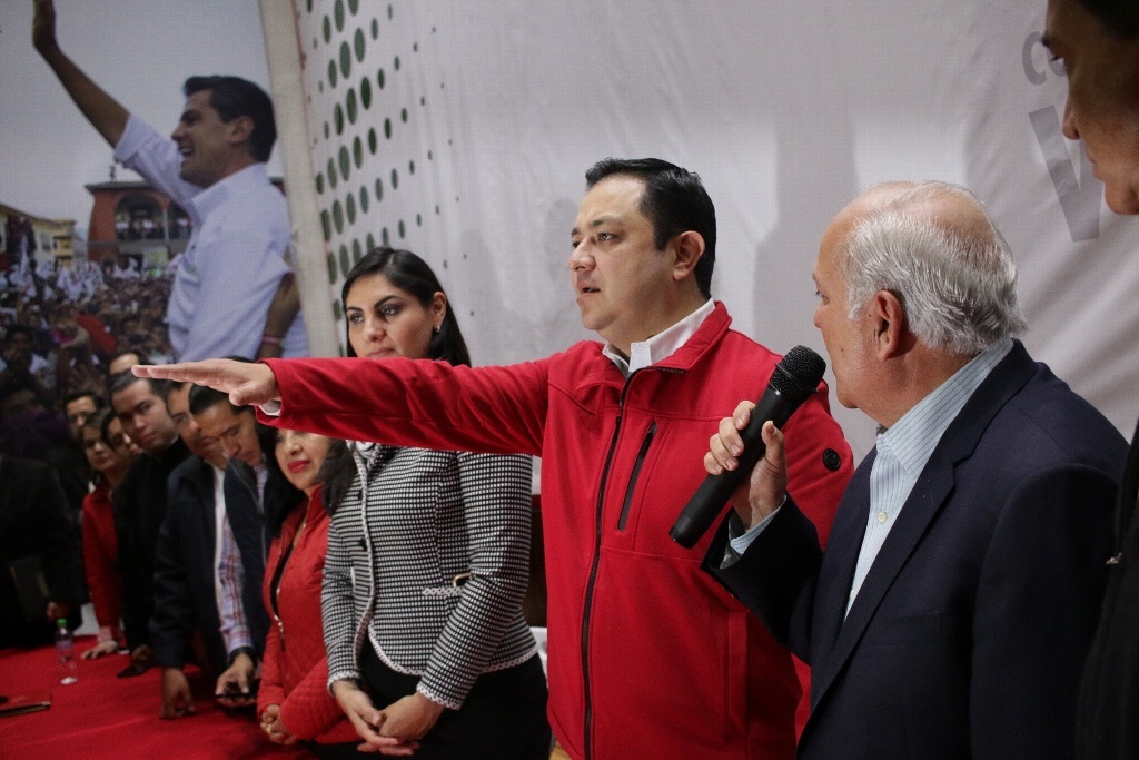 Imagen Candidatos del PRI merecían espacio por buenas acciones: Américo Zúñiga 
