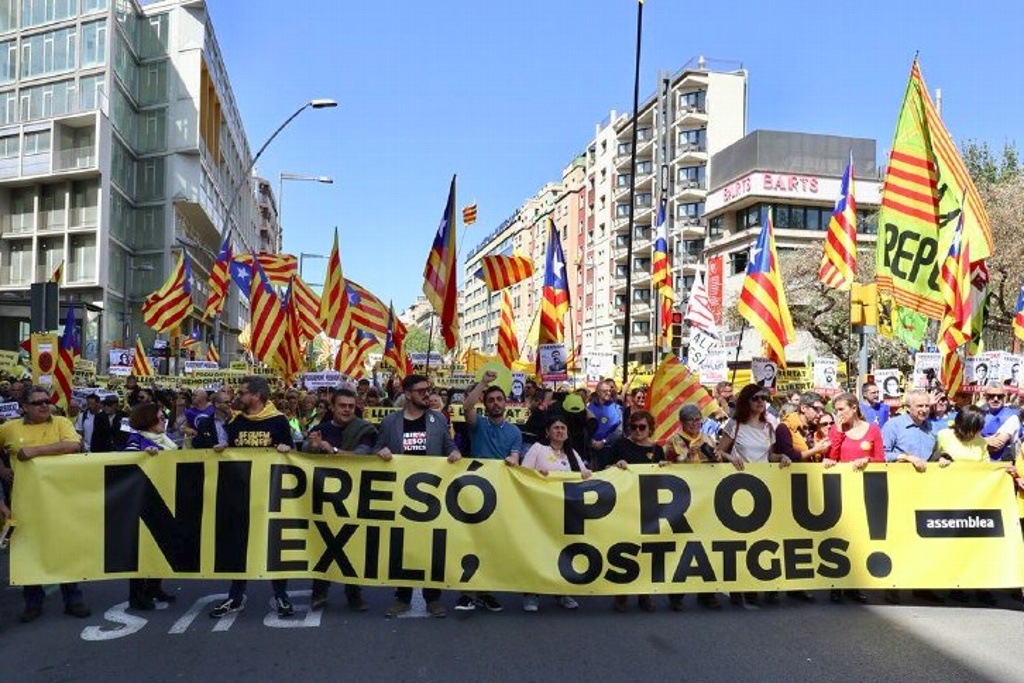 Imagen Multitud pide por la liberación de presos políticos en Barcelona (+video)