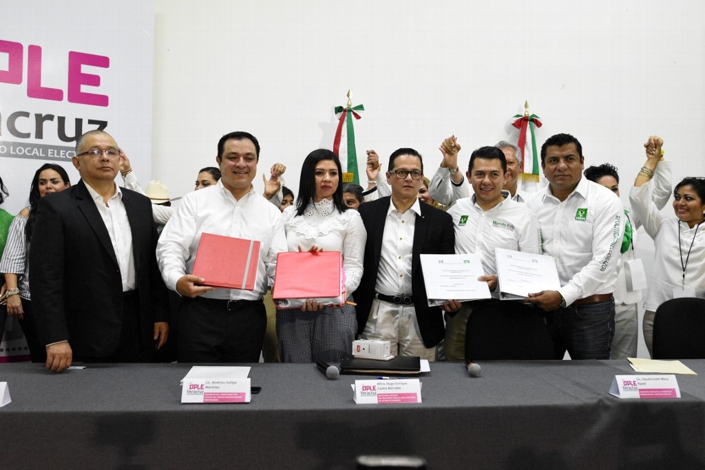 Imagen Presentan PRI y PVEM lista de candidatos a diputados locales en Veracruz 