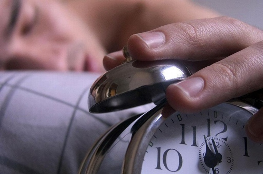 Imagen Dormir menos de 7 horas acelera aparición de enfermedades, asegura experto