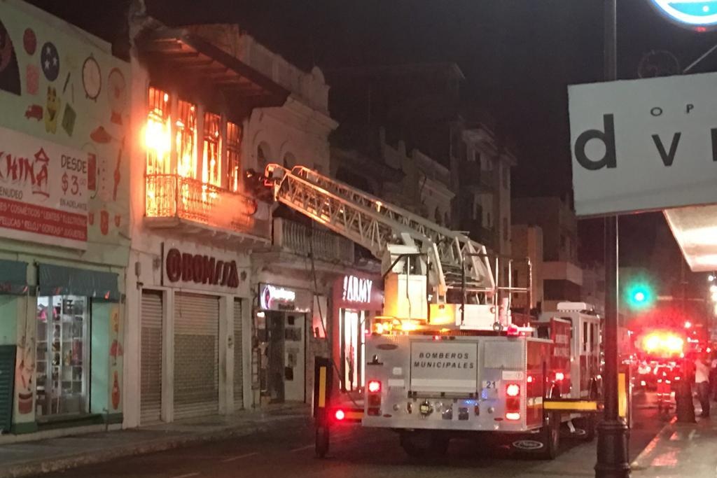 Imagen Incendio en mueblería del centro de Veracruz (+video+fotos)