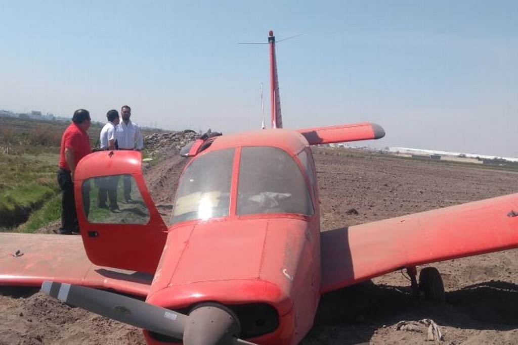 Imagen Avioneta aterriza de emergencia; reportan 2 lesionados