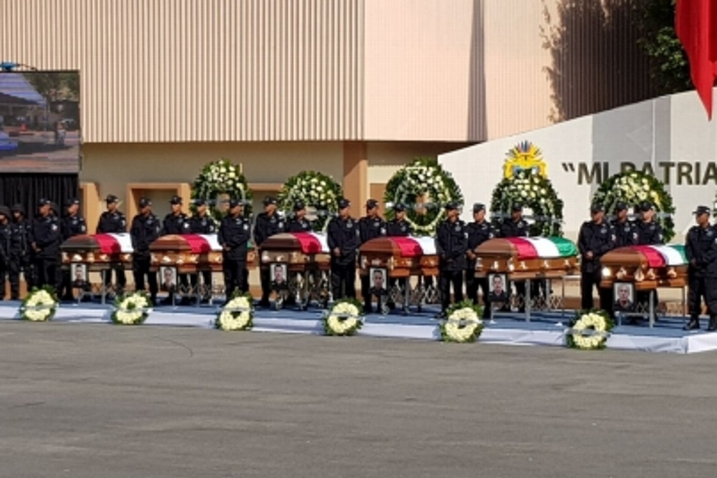 Imagen Despiden con honores a seis policías asesinados en Guerrero
