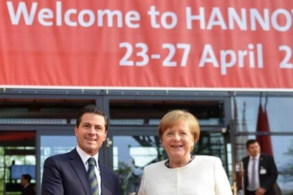 Imagen Peña Nieto y Angela Merker inauguran feria en Hannover