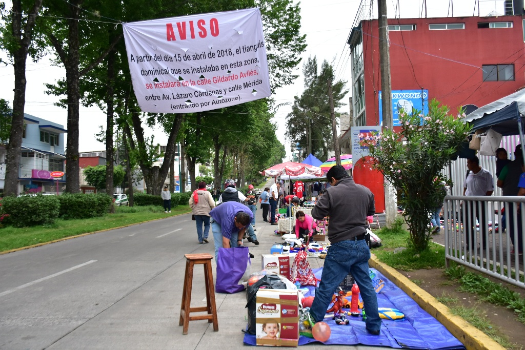 Imagen Vecinos de avenida Orizaba amenazan con denuncias si no reubican a comerciantes